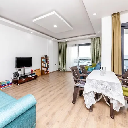 Apartment Spacious Flat With Balcony In Mugla *