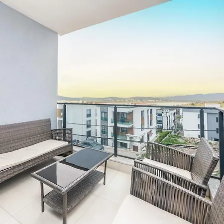 Apartment Spacious Flat With Balcony In Mugla Mumcular